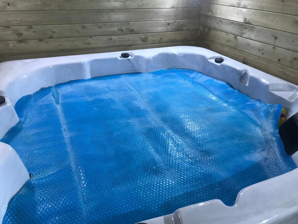 Hot Tub Hide Away Near Alton Towers Staffordshire Otel Cheddleton Dış mekan fotoğraf